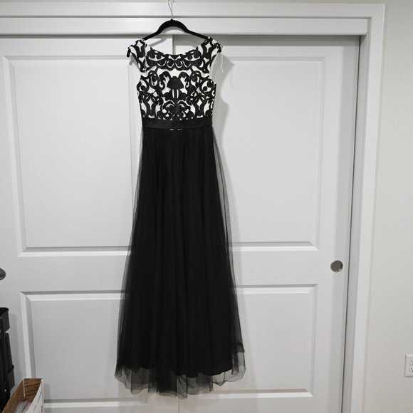 Aidan Mattox Embroidered Bodice Mesh Ballgown black and Ivory | Size 2 - Picture 2 of 10